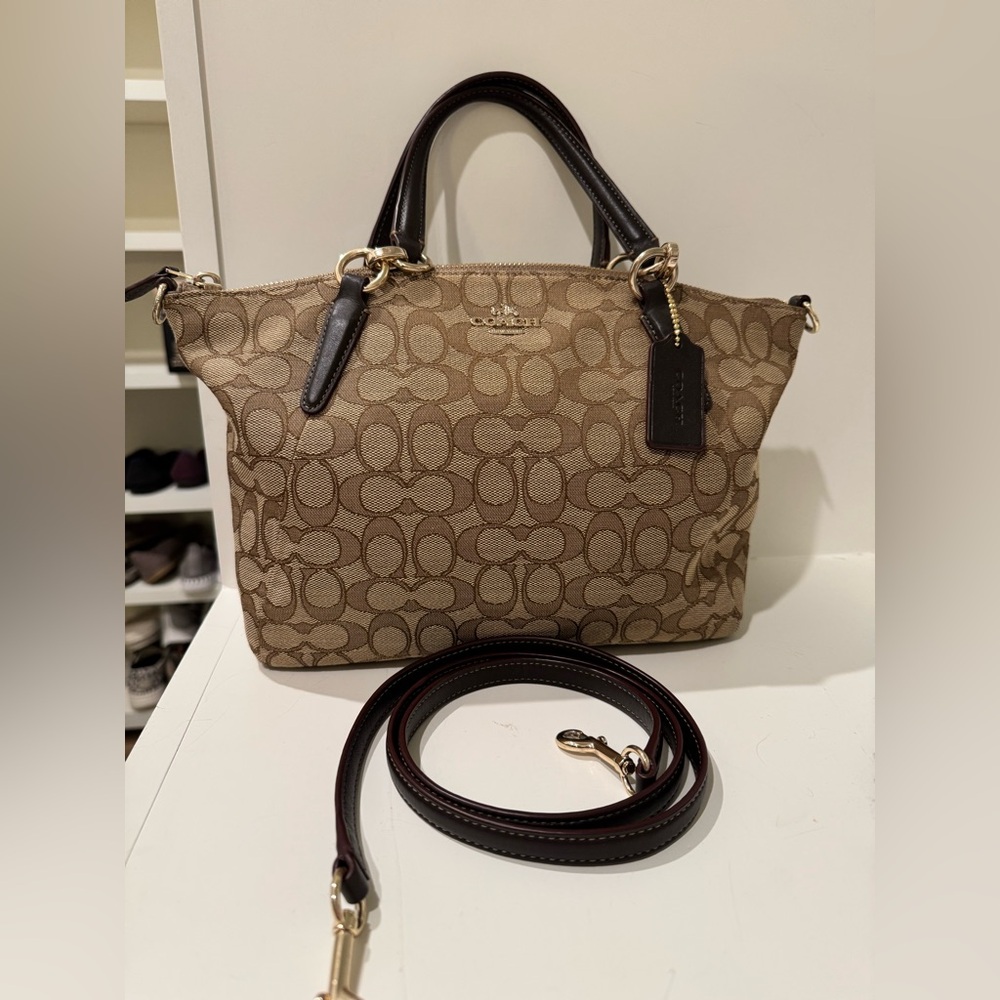 Coach signature Kelsey Satchel